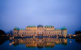 Regal Retreat Intimate Elegance Near Schoenbrunn Palace